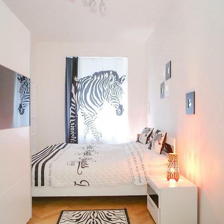 פראג Stylish Apartment A Few Steps From Metro מראה חיצוני תמונה