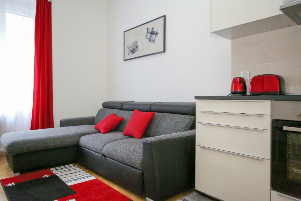 פראג Stylish Apartment A Few Steps From Metro מראה חיצוני תמונה